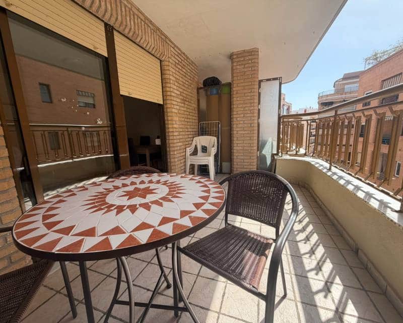 2 Zimmer Apartment zu vermieten in Torrevieja - 1.000 € (Ref: 9921114)