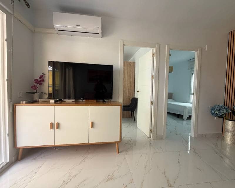 2 sovrum Lägenhet att hyra i Torrevieja - 1 300 € (Ref: 9924971)