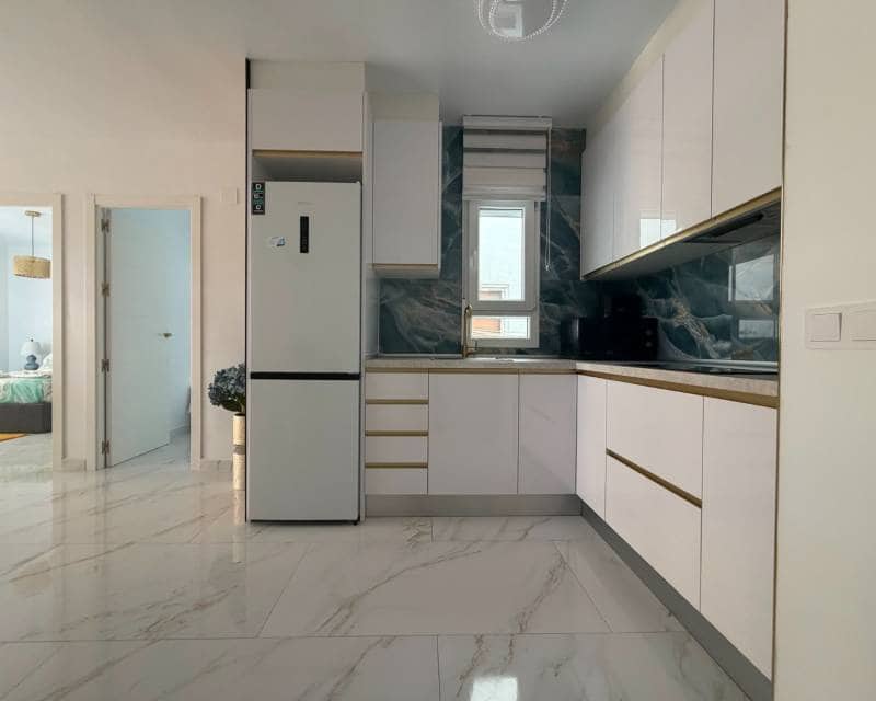 2 sovrum Lägenhet att hyra i Torrevieja - 1 300 € (Ref: 9924971)