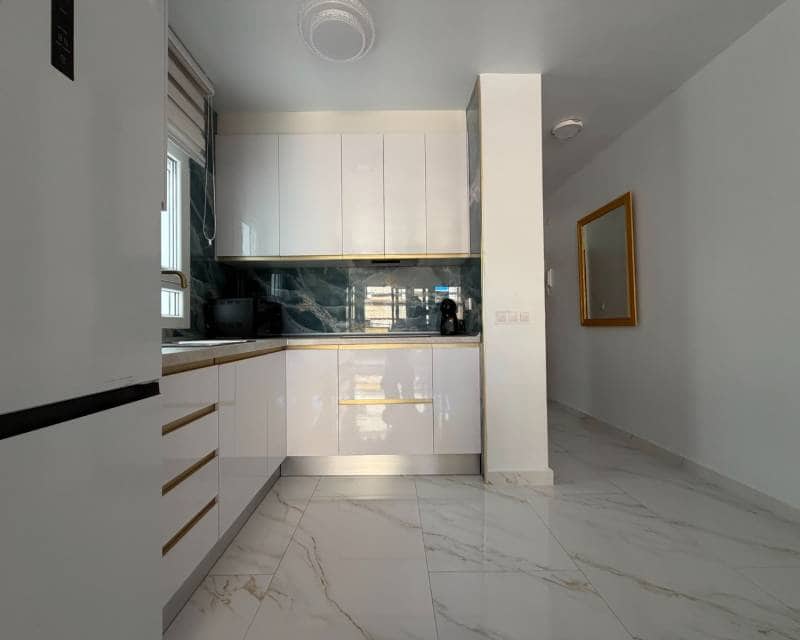 2 sovrum Lägenhet att hyra i Torrevieja - 1 300 € (Ref: 9924971)