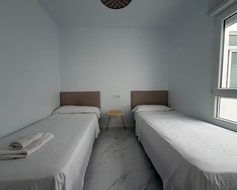 2 sovrum Lägenhet att hyra i Torrevieja - 1 300 € (Ref: 9924971)