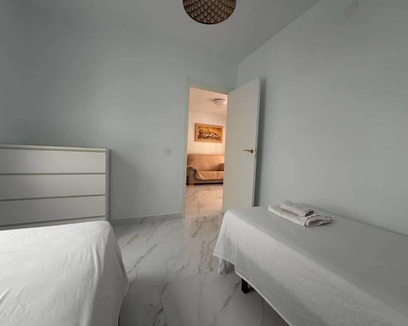 2 sovrum Lägenhet att hyra i Torrevieja - 1 300 € (Ref: 9924971)