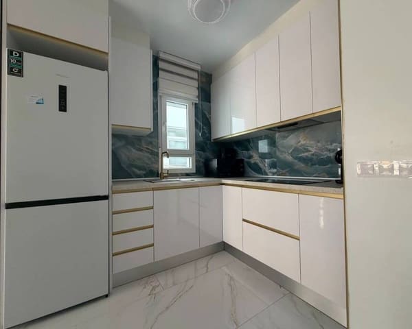 2 sovrum Lägenhet att hyra i Playa del Cura, Torrevieja - 1 300 € (Ref: 9924971)