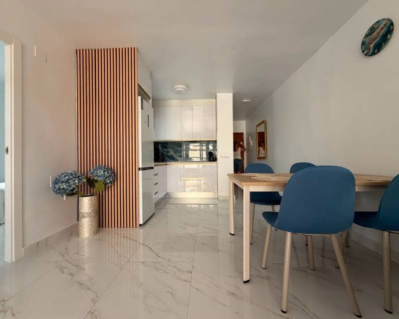 2 sovrum Lägenhet att hyra i Torrevieja - 1 300 € (Ref: 9924971)