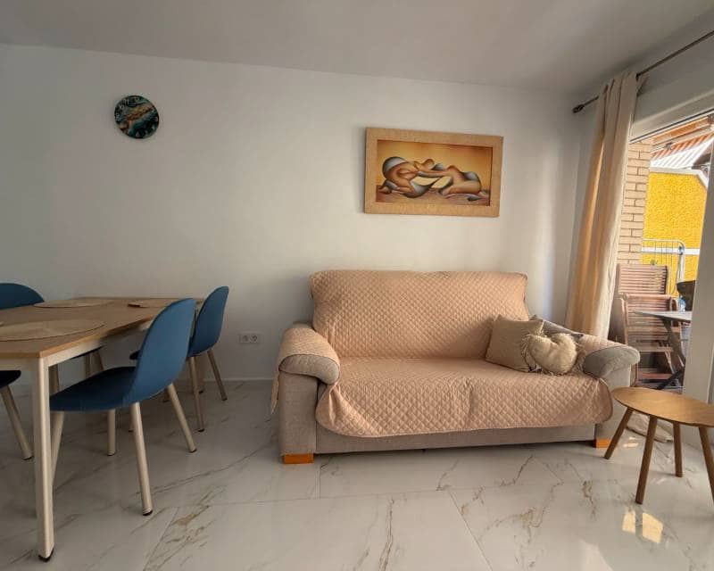 2 sovrum Lägenhet att hyra i Torrevieja - 1 300 € (Ref: 9924971)