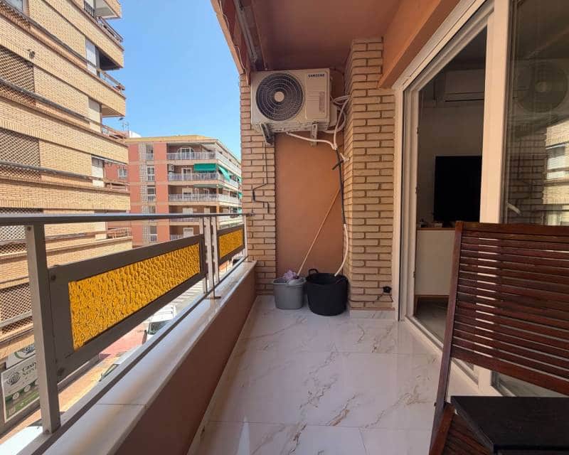 2 sovrum Lägenhet att hyra i Torrevieja - 1 300 € (Ref: 9924971)