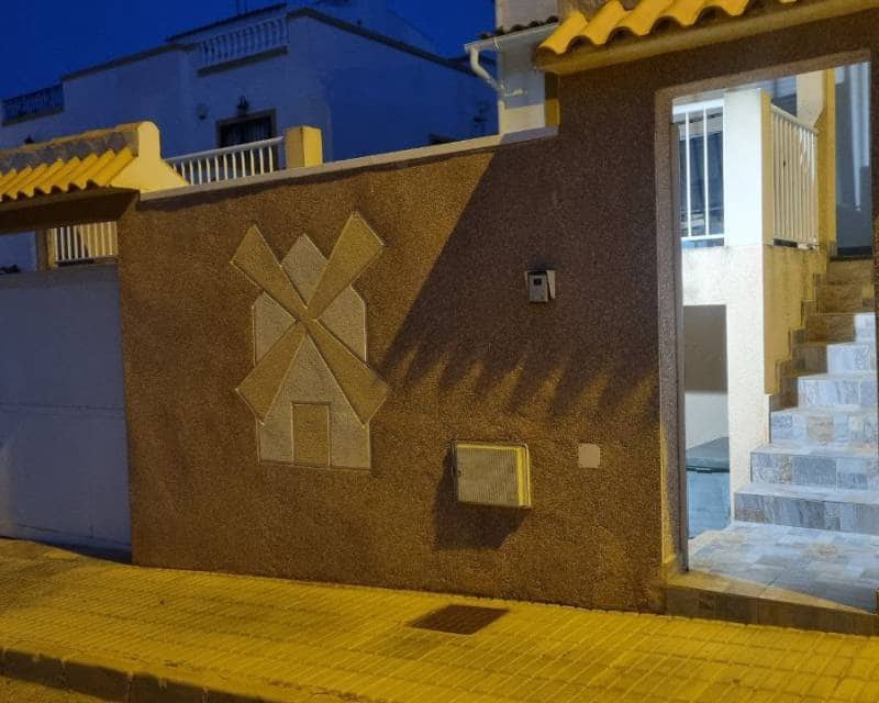 6 bedroom Terraced Villa for sale in Orihuela Costa with pool garage - € 280,000 (Ref: 9941655)