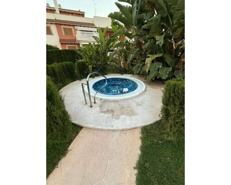 2 soveværelse Lejlighed til leje i Orihuela Costa med swimmingpool - € 1.100 (Ref: 9953127)