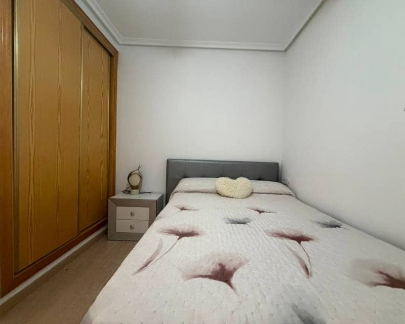 2 quarto Apartamento para arrendar em Torrevieja - 850 € (Ref: 9955493)
