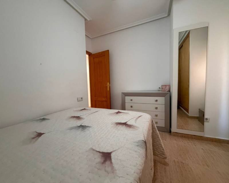 2 quarto Apartamento para arrendar em Torrevieja - 850 € (Ref: 9955493)