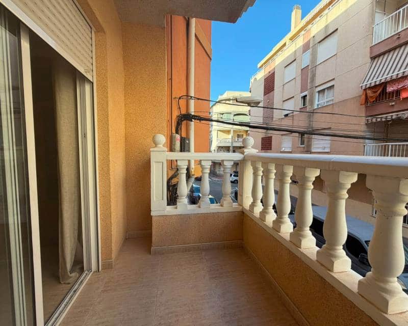 2 quarto Apartamento para arrendar em Torrevieja - 850 € (Ref: 9955493)