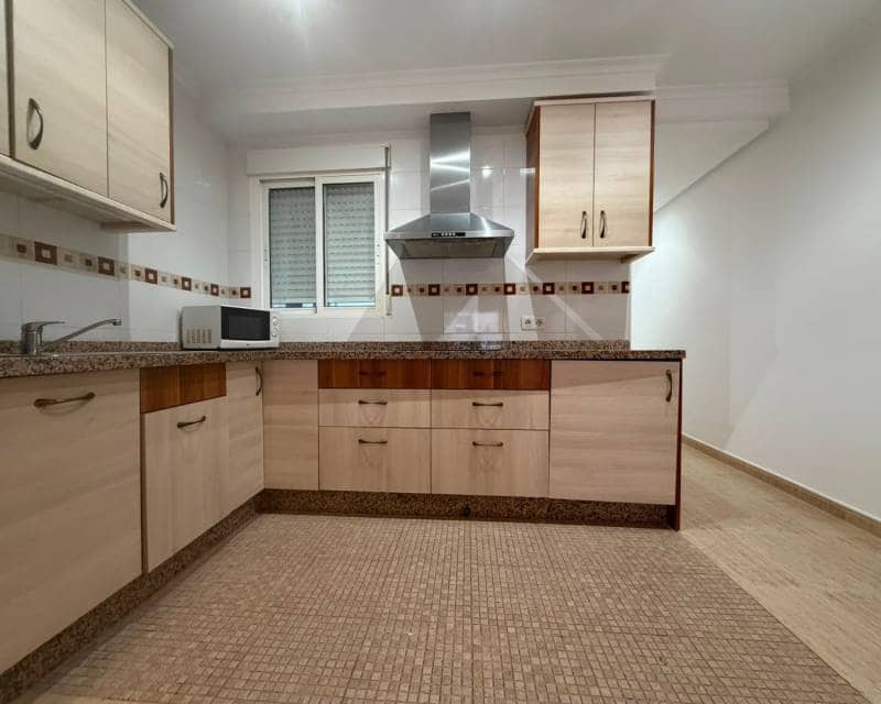 2 quarto Apartamento para arrendar em Torrevieja - 850 € (Ref: 9955493)