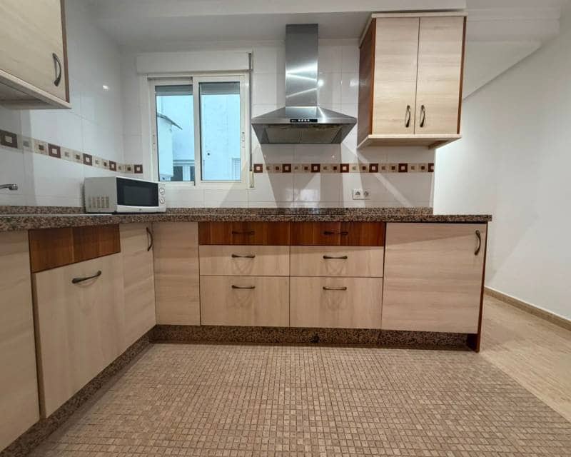 2 quarto Apartamento para arrendar em Torrevieja - 850 € (Ref: 9955493)