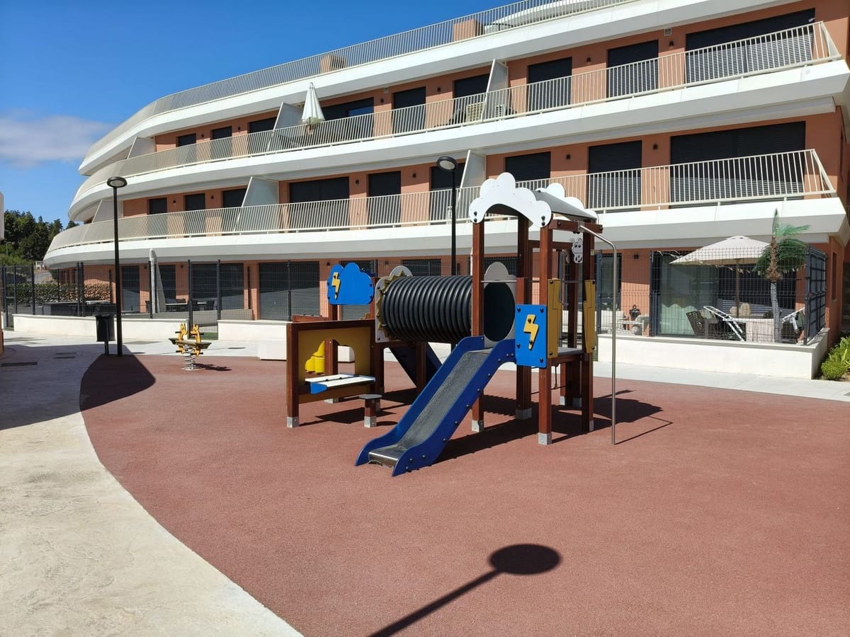 2 bedroom Apartment for sale in Mijas Costa with pool garage - € 329,000 (Ref: 10081821)