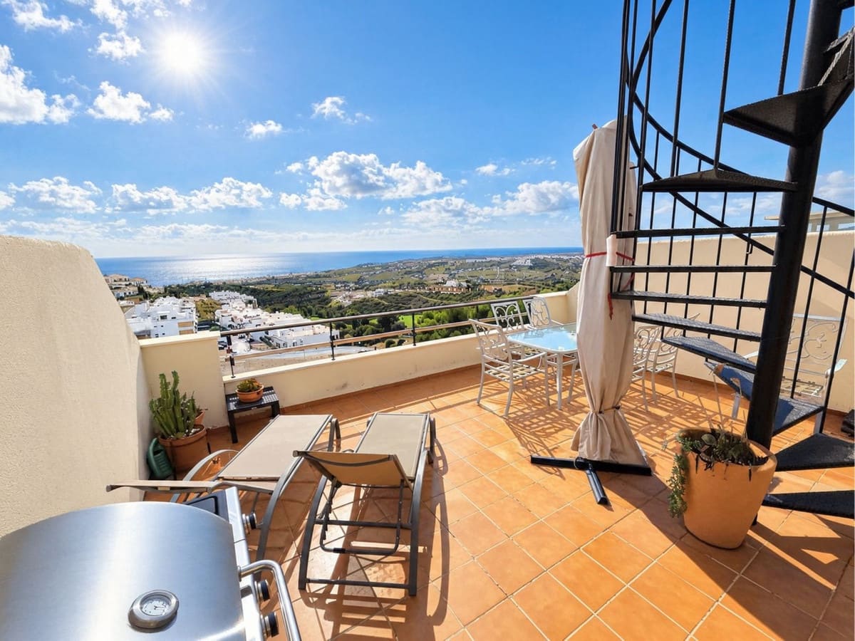 3 sypialnia Penthouse na sprzedaż w Casares z basenem garażem - 249 000 € (Ref: 10167083)