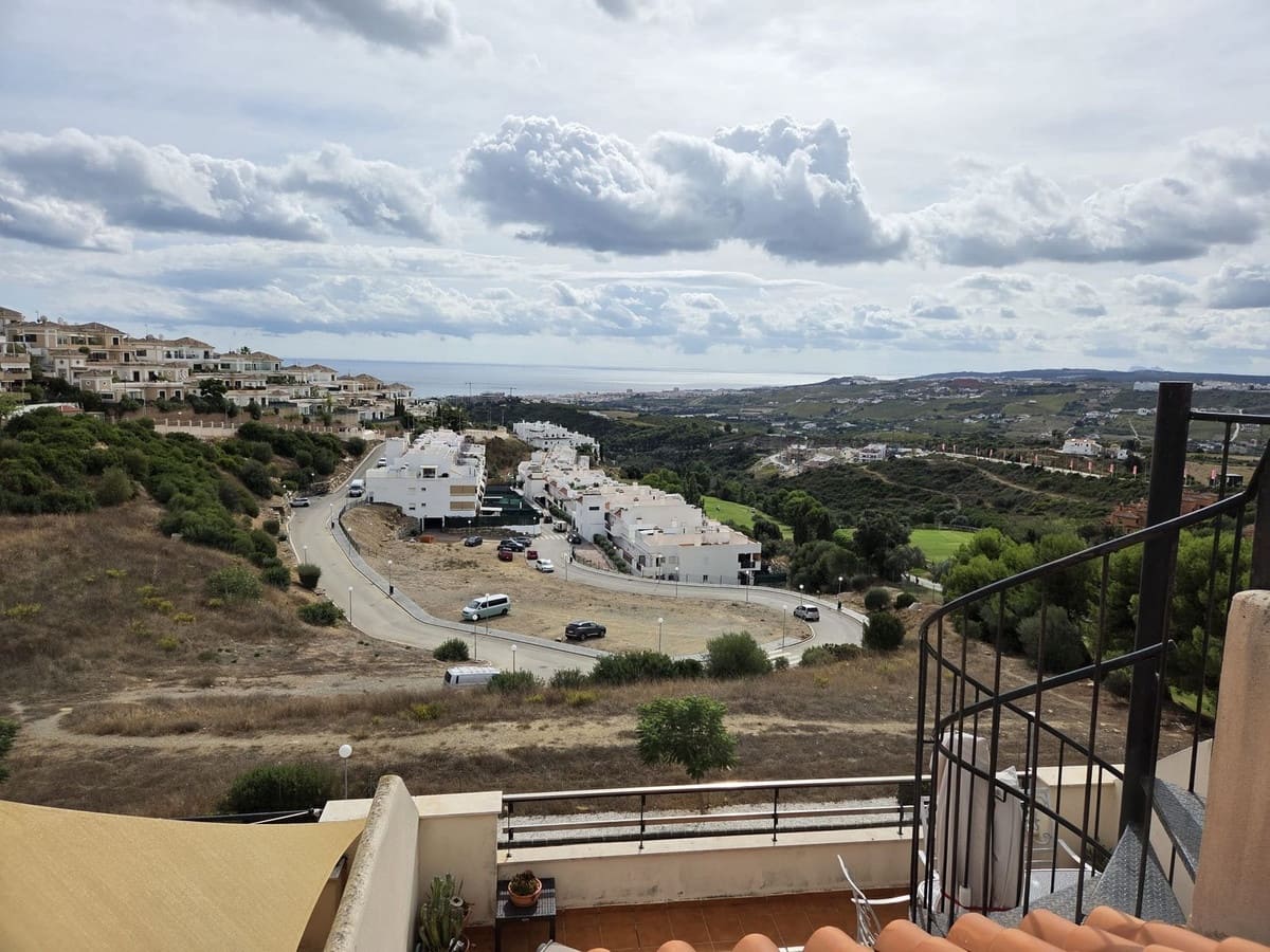 3 sypialnia Penthouse na sprzedaż w Casares z basenem garażem - 249 000 € (Ref: 10167083)