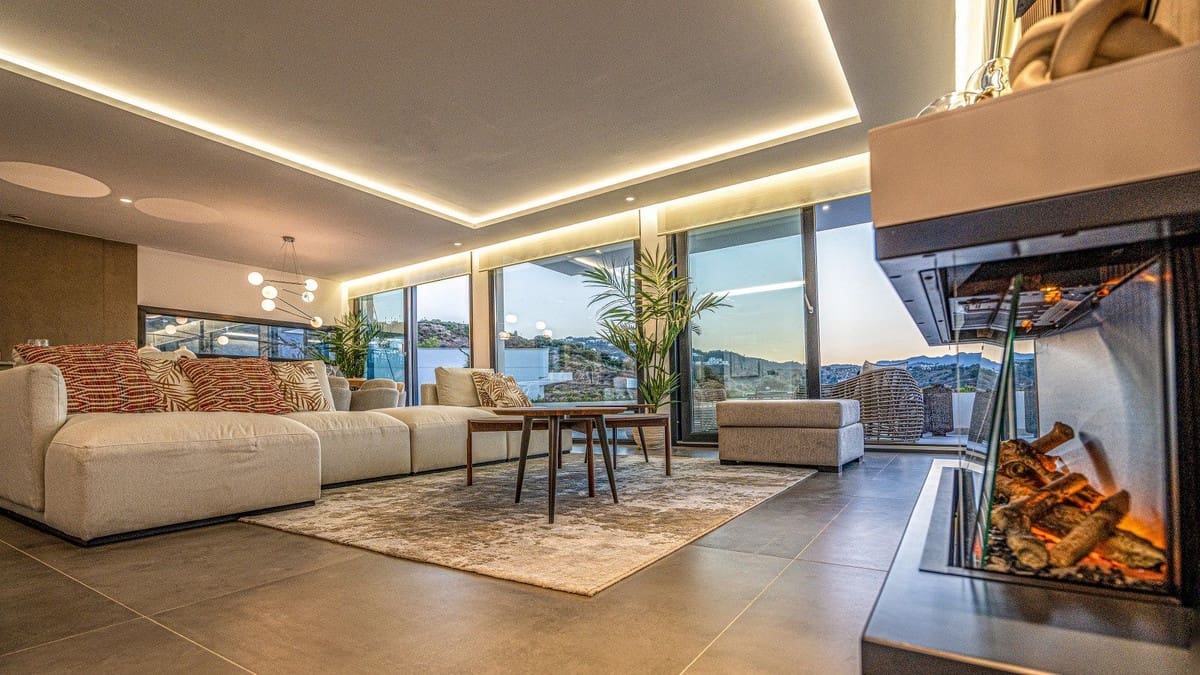 3 bedroom Villa for sale in La Cala de Mijas with pool garage - € 800,000 (Ref: 5635685)