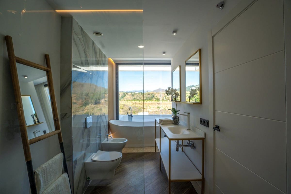 3 sovrum Villa till salu i La Cala de Mijas med pool garage - 800 000 € (Ref: 5635685)