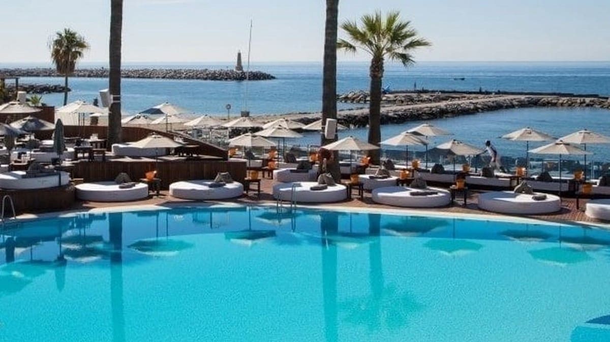 3 Zimmer Penthouse zu verkaufen in Nueva Andalucia mit Pool Garage - 950.000 € (Ref: 6240833)