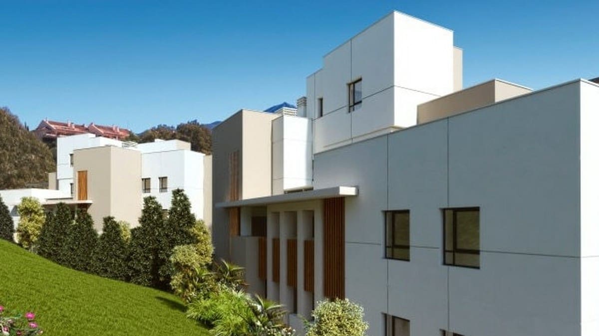 3 Zimmer Penthouse zu verkaufen in Nueva Andalucia mit Pool Garage - 950.000 € (Ref: 6240833)