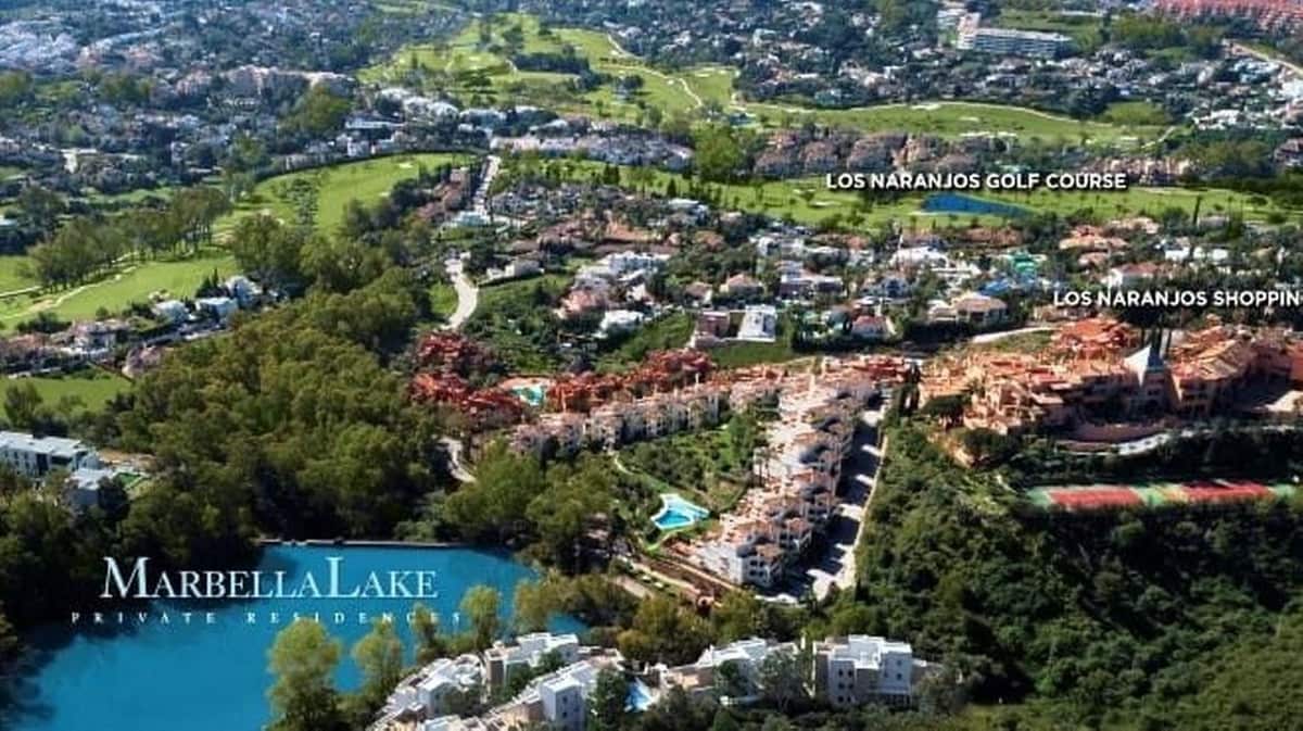 3 makuuhuone Kattohuoneisto myytävänä paikassa Nueva Andalucia mukana uima-altaan 
autotalli - 950 000 € (Ref: 6240833)