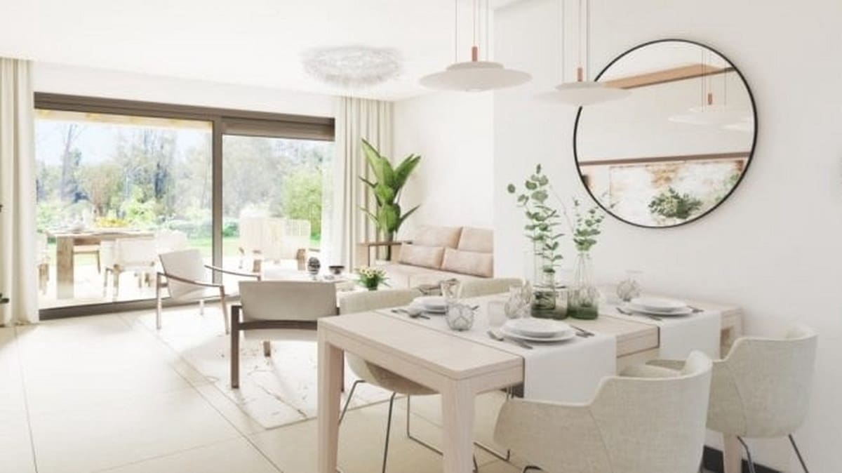 3 sypialnia Penthouse na sprzedaż w Nueva Andalucia z basenem garażem - 950 000 € (Ref: 6240833)