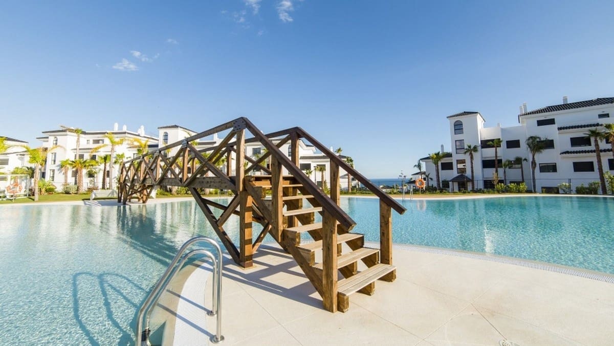 3 makuuhuone Huoneisto myytävänä paikassa Estepona mukana uima-altaan 
autotalli - 799 500 € (Ref: 6240834)