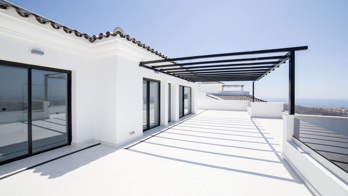 3 quarto Apartamento para venda em Estepona com piscina garagem - 799 500 € (Ref: 6240834)