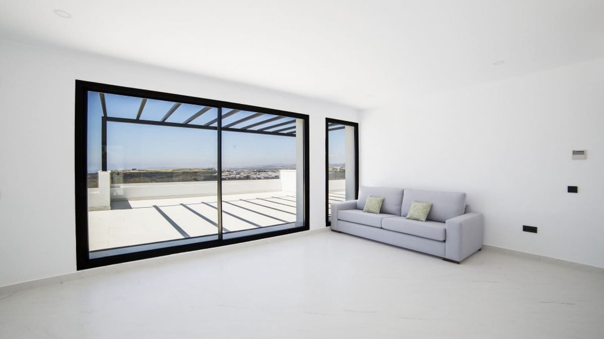 3 quarto Apartamento para venda em Estepona com piscina garagem - 799 500 € (Ref: 6240834)