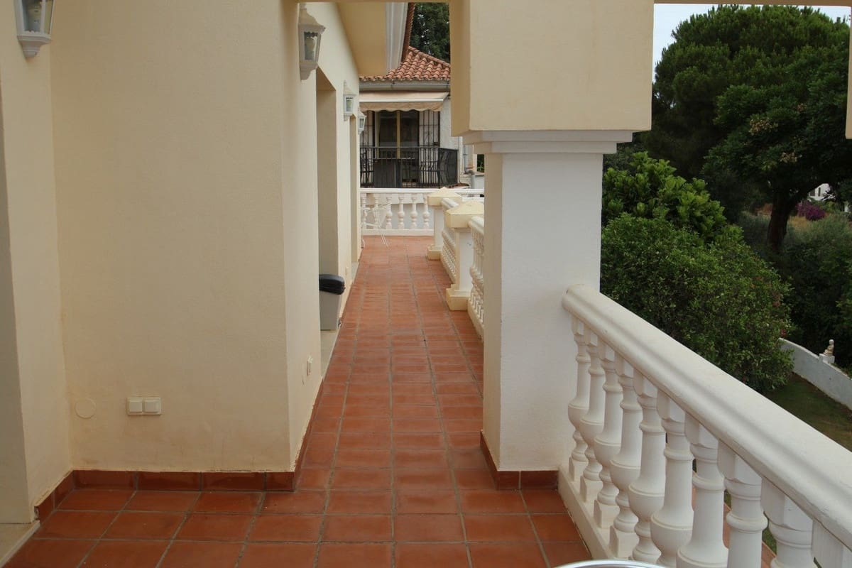 10 soverom Villa til salgs i Benalmadena med svømmebasseng garasje - € 3 000 000 (Ref: 6965622)