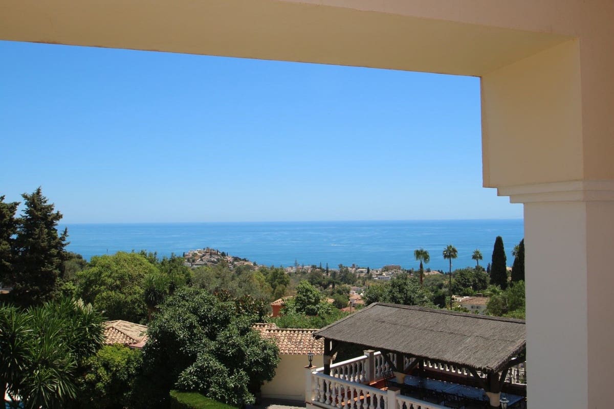 10 soverom Villa til salgs i Benalmadena med svømmebasseng garasje - € 3 000 000 (Ref: 6965622)
