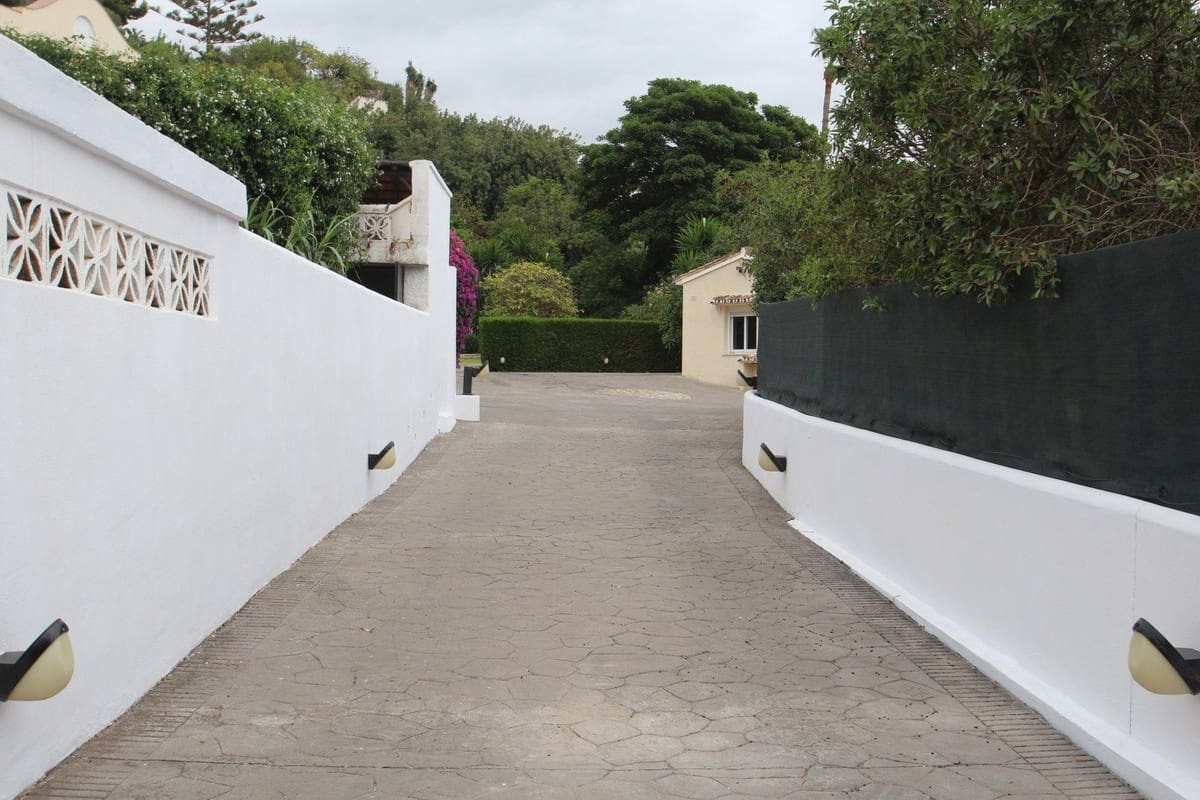 10 soverom Villa til salgs i Benalmadena med svømmebasseng garasje - € 3 000 000 (Ref: 6965622)