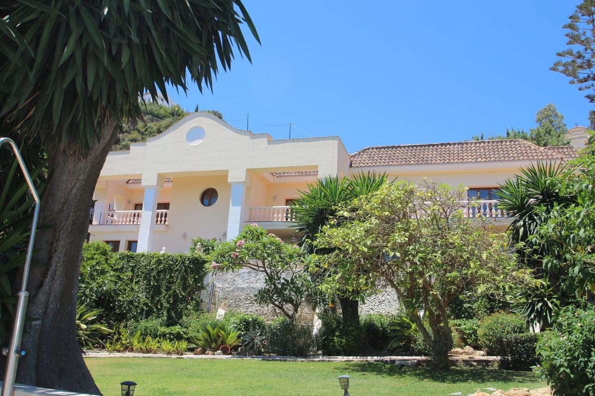 10 soverom Villa til salgs i Benalmadena med svømmebasseng garasje - € 3 000 000 (Ref: 6965622)