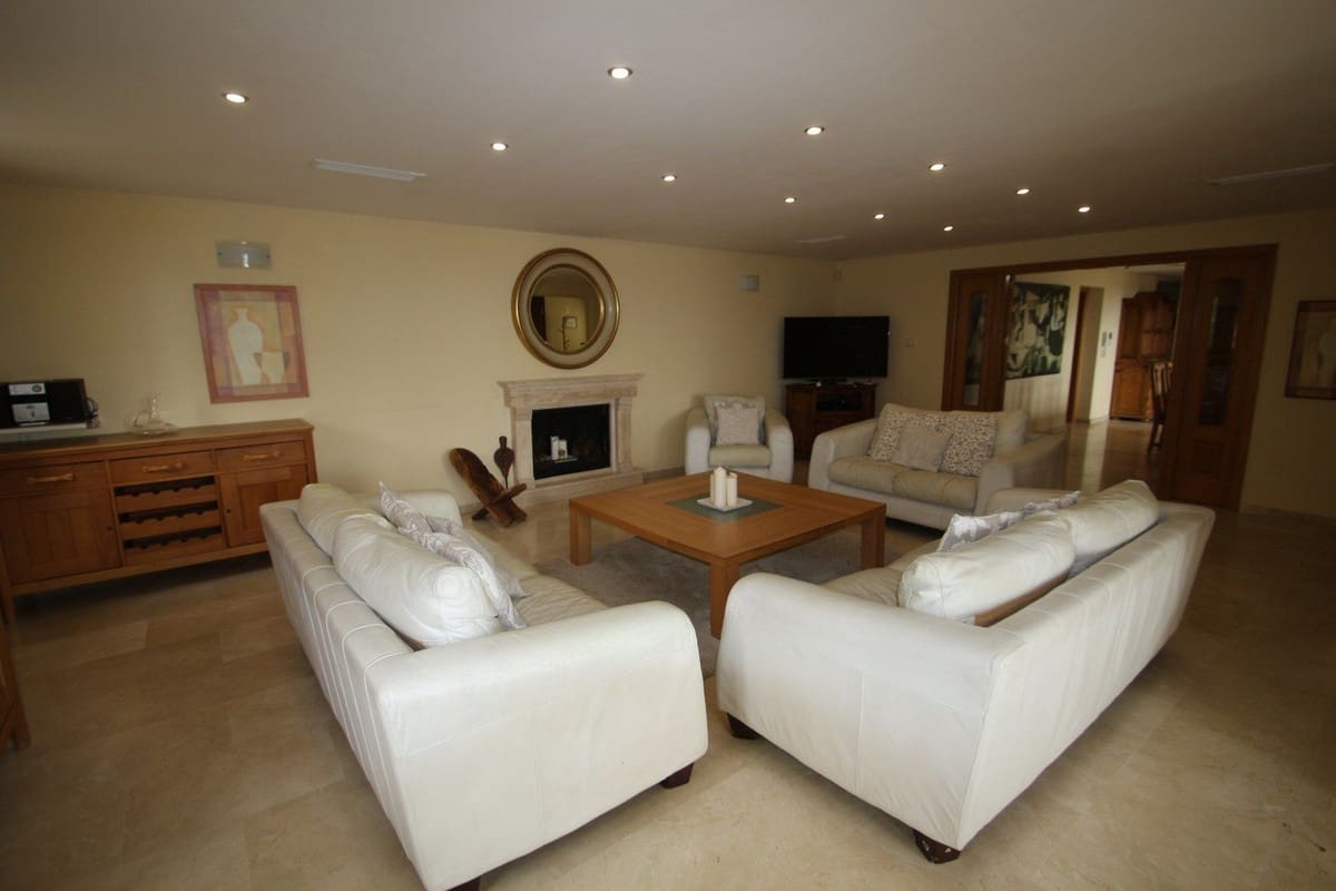 10 soverom Villa til salgs i Benalmadena med svømmebasseng garasje - € 3 000 000 (Ref: 6965622)