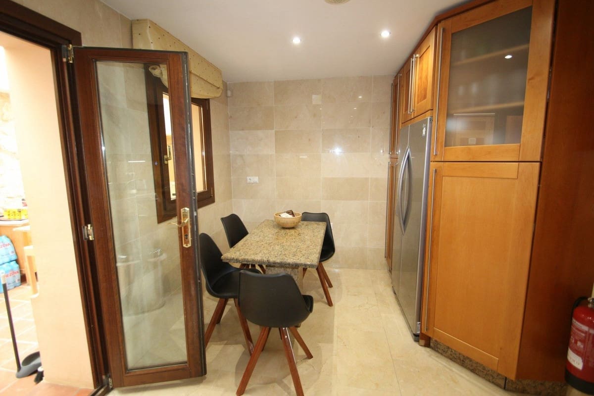 10 soverom Villa til salgs i Benalmadena med svømmebasseng garasje - € 3 000 000 (Ref: 6965622)