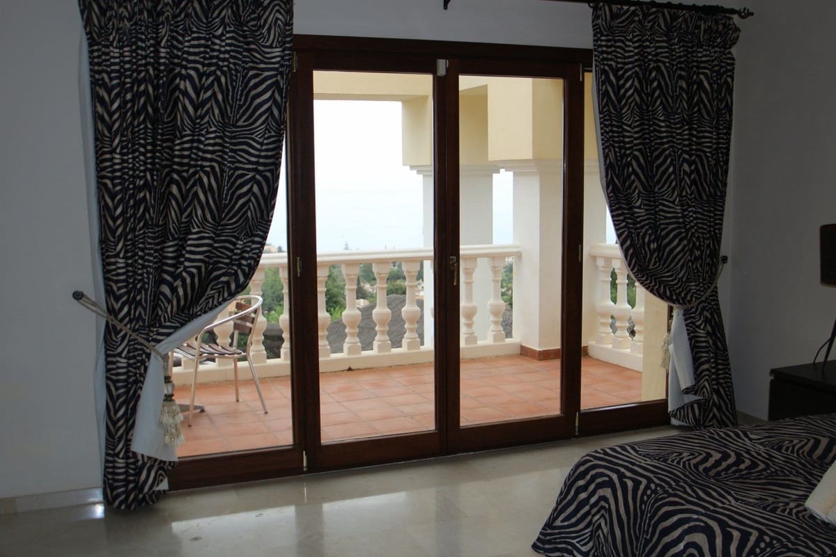 10 soverom Villa til salgs i Benalmadena med svømmebasseng garasje - € 3 000 000 (Ref: 6965622)