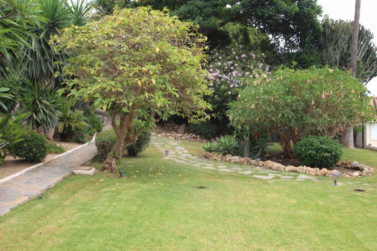 10 soverom Villa til salgs i Benalmadena med svømmebasseng garasje - € 3 000 000 (Ref: 6965622)