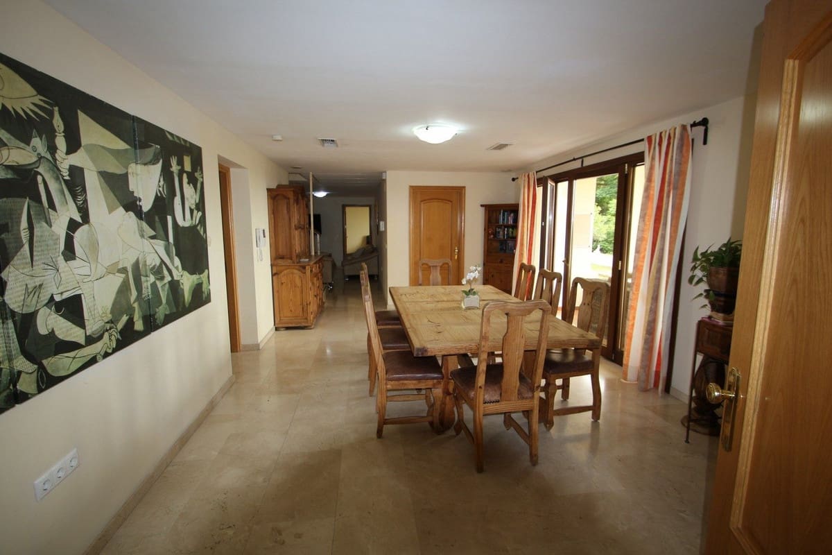 10 soverom Villa til salgs i Benalmadena med svømmebasseng garasje - € 3 000 000 (Ref: 6965622)