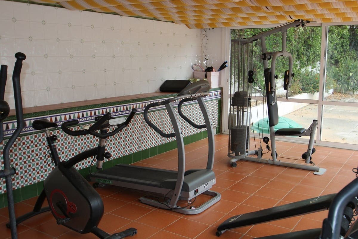 10 slaapkamer Villa te koop in Benalmadena met zwembad garage - € 3.000.000 (Ref: 6965622)