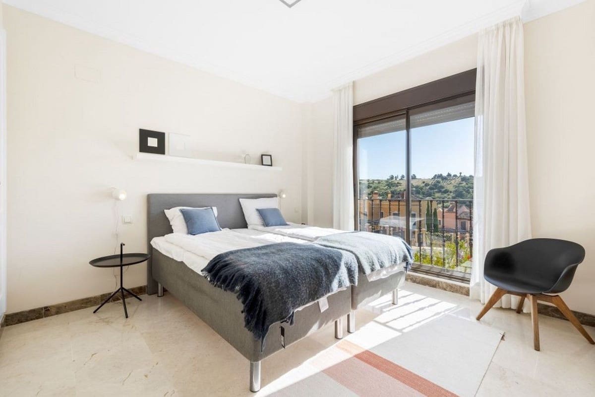 4 sypialnia Willa na sprzedaż w Casares z basenem garażem - 718 000 € (Ref: 7278009)