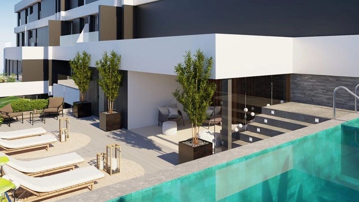 3 bedroom Penthouse for sale in Fuengirola with pool garage - € 1,550,000 (Ref: 7287721)