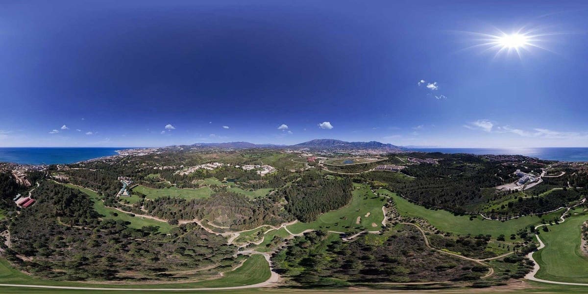 3 soverom Villa til salgs i Mijas Costa med svømmebasseng garasje - € 1 349 000 (Ref: 7409988)