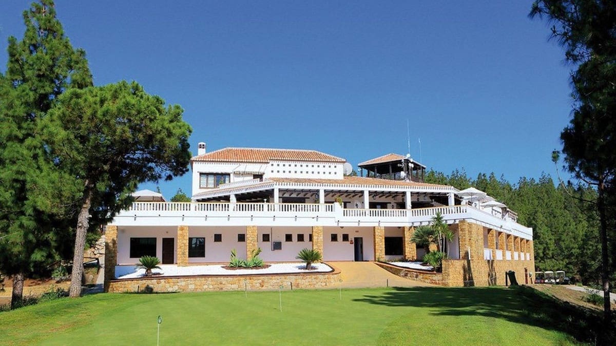 3 sypialnia Willa na sprzedaż w Mijas Costa z basenem garażem - 1 349 000 € (Ref: 7409988)