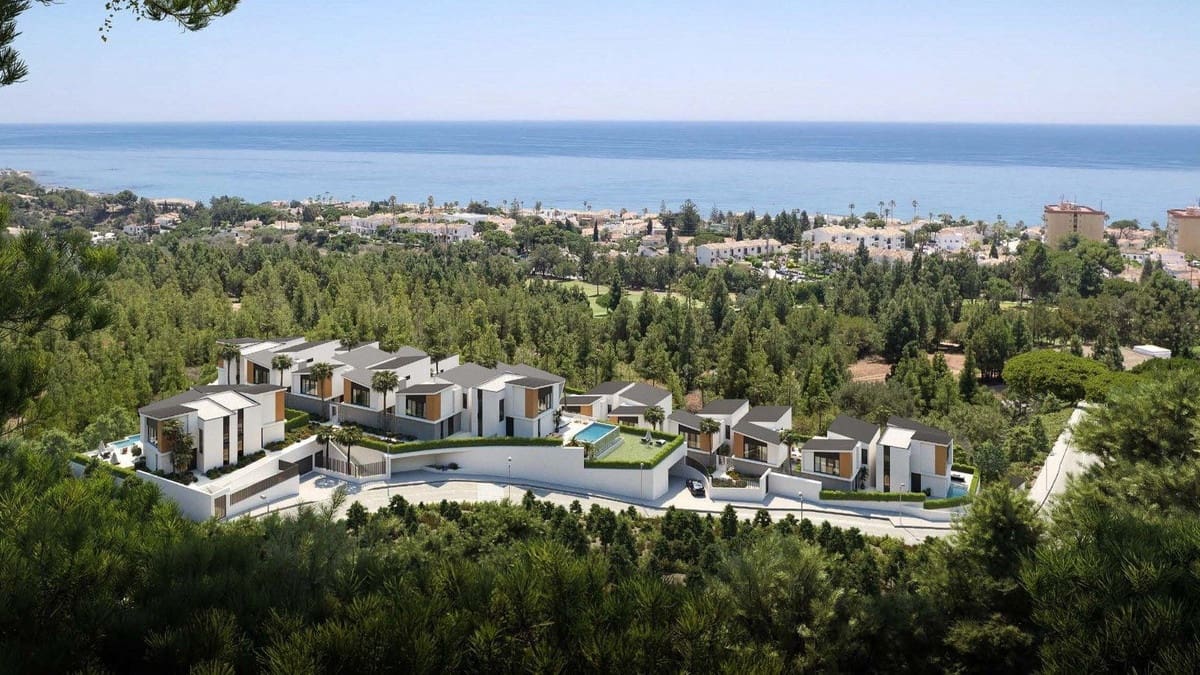 3 soveværelse Villa til salg i Mijas Costa med swimmingpool garage - € 1.349.000 (Ref: 7409988)