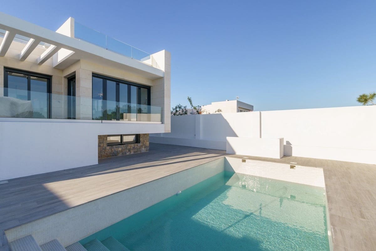 3 bedroom Villa for sale in Mijas Costa with pool garage - € 1,125,000 (Ref: 7692619)