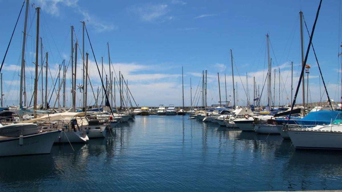 3 sypialnia Apartament na sprzedaż w Benalmadena Costa z basenem garażem - 704 000 € (Ref: 7776716)