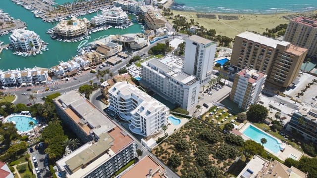 2 soveværelse Penthouse til salg i Benalmadena Costa, Benalmádena med swimmingpool garage - € 1.038.000 (Ref: 7776717)