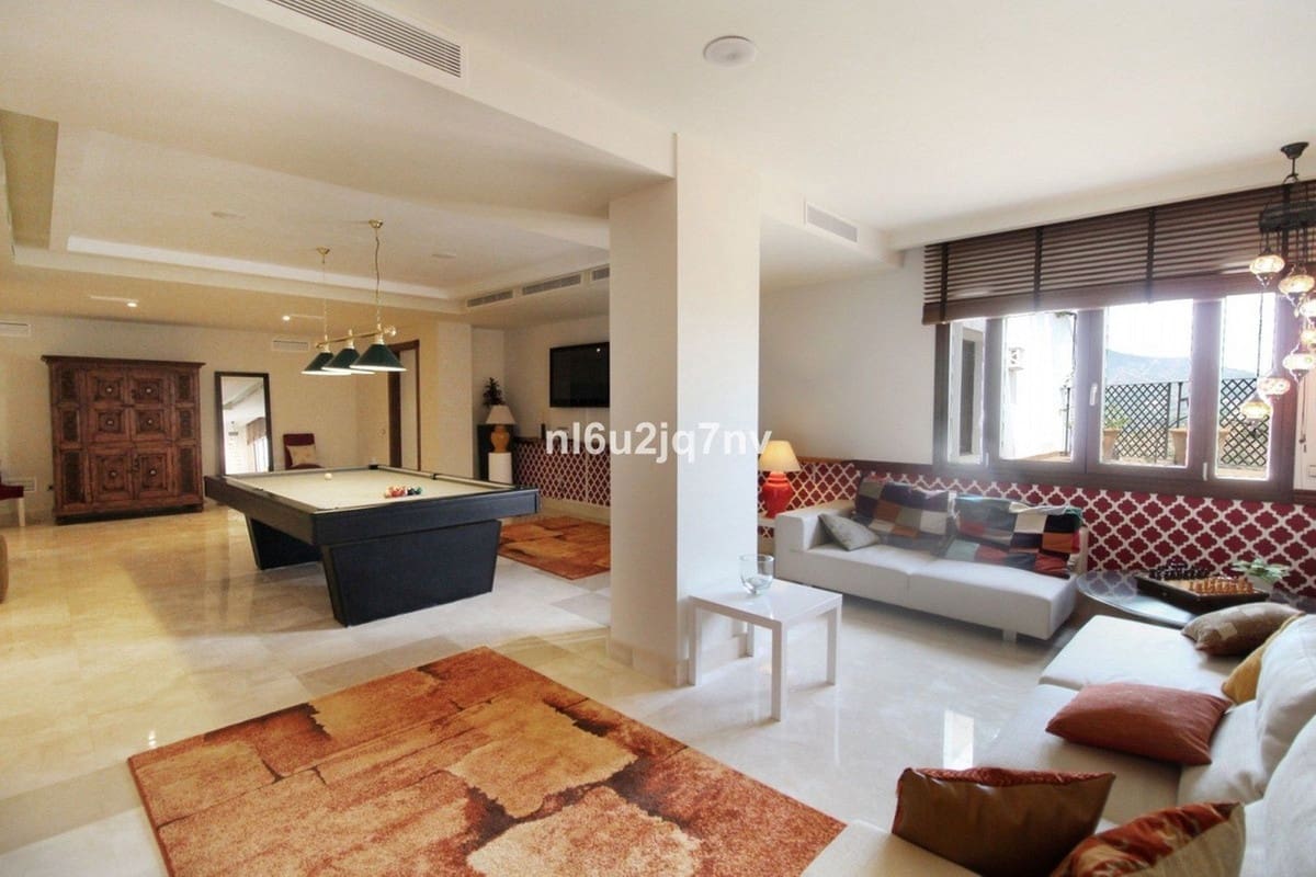 5 bedroom Villa for sale in Benahavis with pool garage - € 1,795,000 (Ref: 7848415)