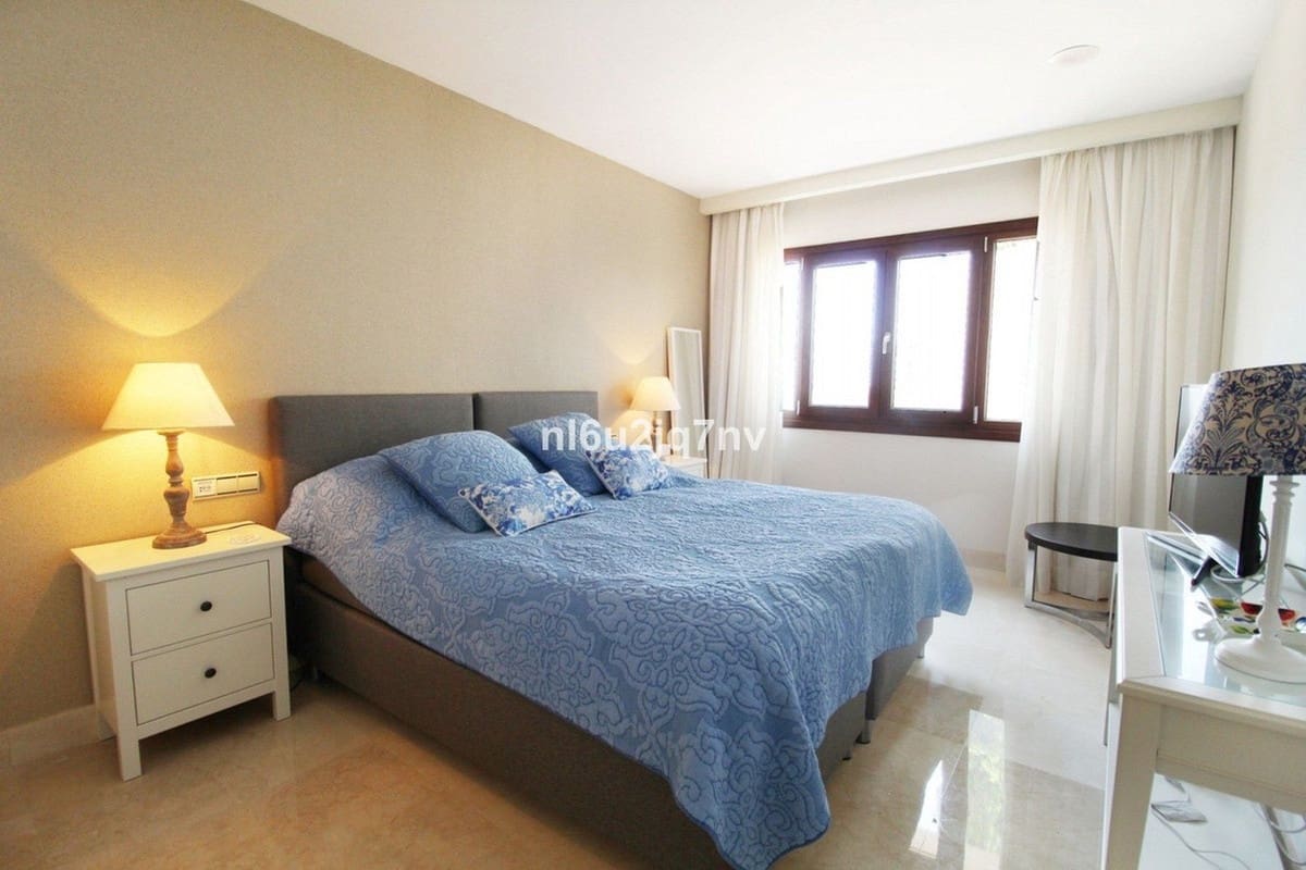 5 bedroom Villa for sale in Benahavis with pool garage - € 1,795,000 (Ref: 7848415)