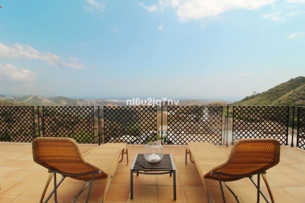5 soverom Villa til salgs i Benahavis med svømmebasseng garasje - € 1 795 000 (Ref: 7848415)